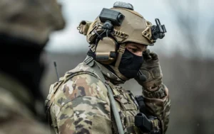 Військовослужбовці ГУР у тактичному спорядженні під час операції проти Ахмат на Сумщині.