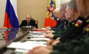 Володимир Путін на нараді з командуванням РФ щодо захоплення Донбасу до осені