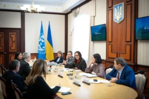 Зустріч місії МВФ з українськими чиновниками щодо перегляду EFF у Києві