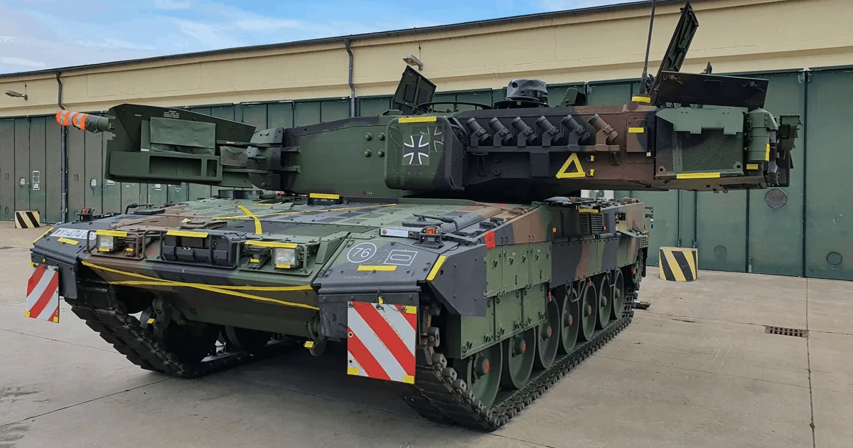 Танк Leopard 2 у автопорті Бремерхафена під час модернізації інфраструктури