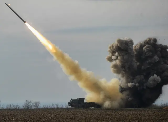 Запуск дрона-перехоплювача ЗСУ проти атак Молній РФ