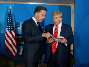 Марк Рютте показує Дональду Трампу план оборонних угод для НАТО