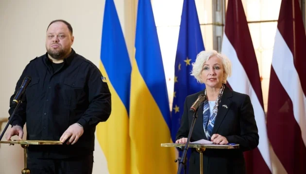 Український та латвійський посадовці спростовують дезінформацію Росії про удари з Латвії