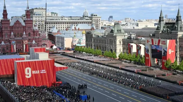 Підготовка елітних бійців з фронту до параду Перемоги 9 травня на Червоній площі Москви.