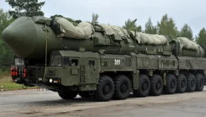 Російська мобільна пускова установка стратегічної ракети на ядерних навчаннях