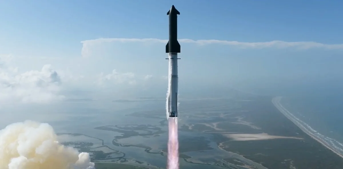 Starship V3 SpaceX стартує з техаської бази під час дебютного польоту