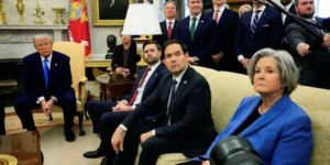 Президент Трамп з Джей Ді Венсом та Марко Рубіо в Овальному кабінеті