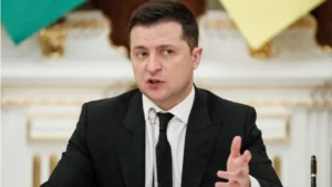 Володимир Зеленський підтверджує удар по НПЗ у Пермі та закликає Кремль до миру