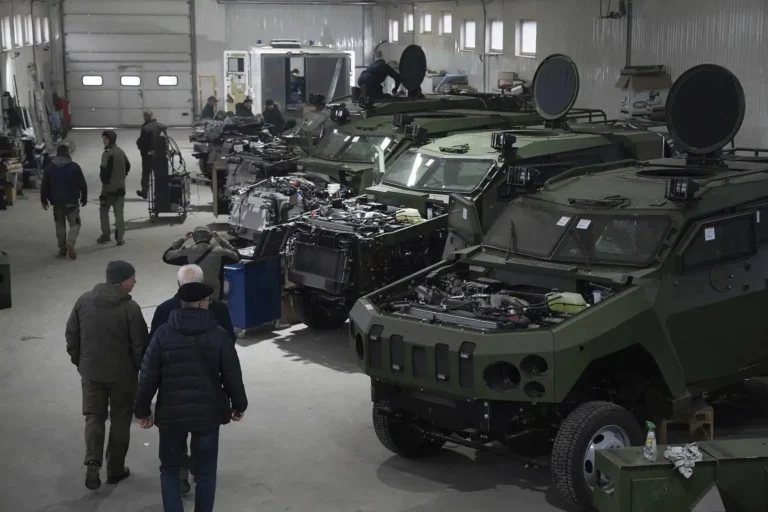 КШМ це командно-штабна машина: мобільний центр, що тримає армію в єдиному ритмі
