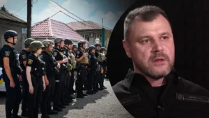 Андрій Нєбитов та строювані поліцейські Національної поліції на службі