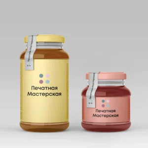 Банки з етикетками російською мовою на маркуванні товарів