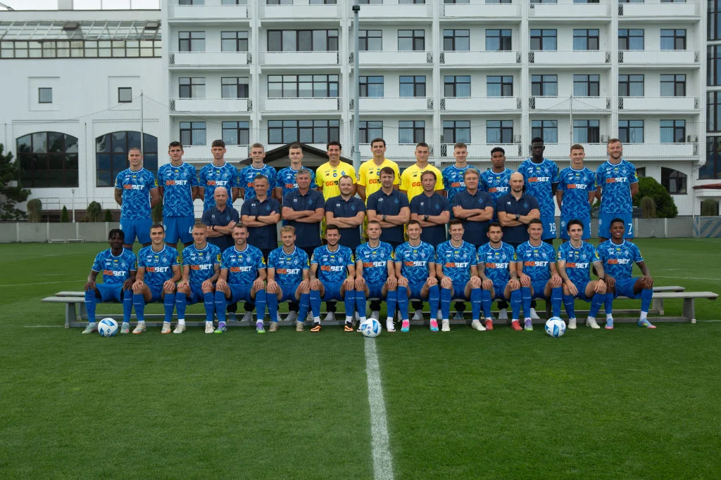 Гравці Динамо Київ на командному фото заявки сезону 2026/27