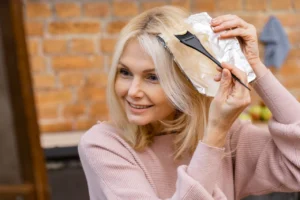 Як пофарбувати волосся в домашніх умовах
