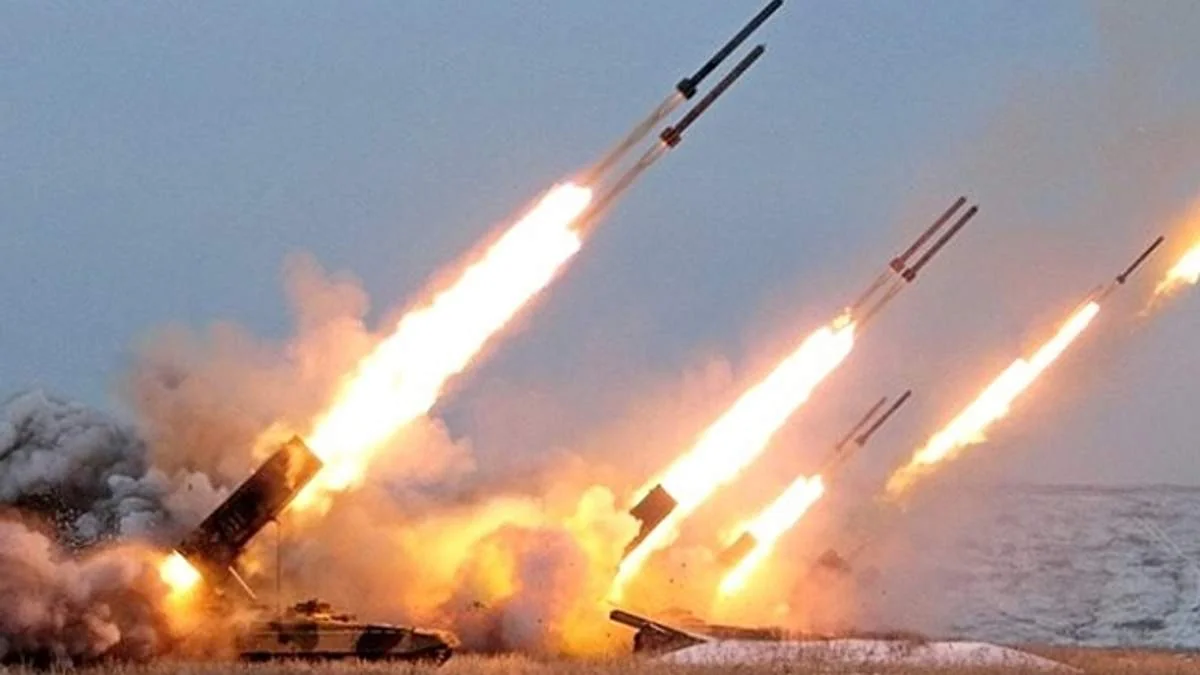 Ракетні удари Росії по Україні: запуск снарядів з установок