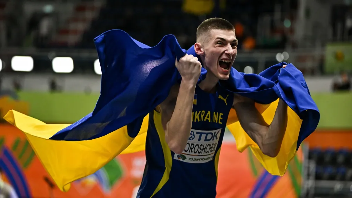 Олег Дорощук святкує золото Діамантової ліги з прапором України