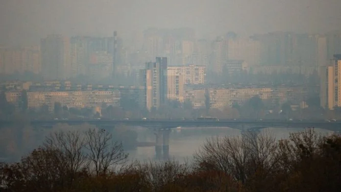 Київ у густому смозі через погіршення якості повітря PM2.5
