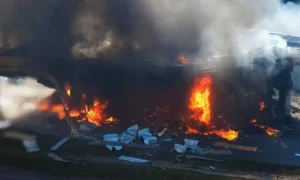 Палаюча АЗС після удару російських військ у Сумській області