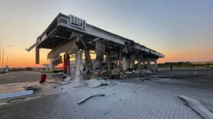 Зруйнована АЗС ОККО в Харкові після удару ворога