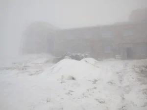 У Карпатах різко похолодало: на Піп Івані температура впала до +2°C