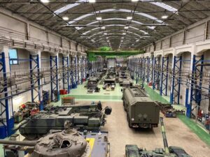 Цех виробництва танків на українському оборонному заводі