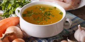 Як зварити бульйон: повний гід від вибору продуктів до ідеальної прозорості